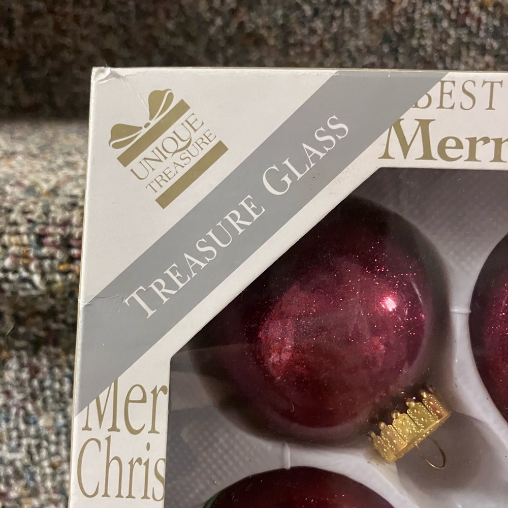 Unique Vintage Glittering Red Ornaments Set - Picture 4 of 4